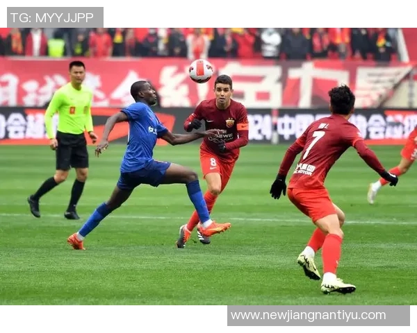 中超激战正酣海港领先蓉城申花紧追不舍积分榜竞争白热化 中超激战正酣海港领先蓉城申花紧追不舍积分榜竞争白热化