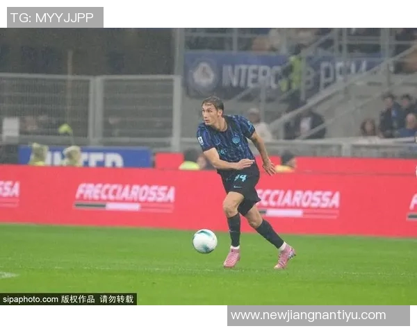 父亲透露希门尼斯脚踝问题频繁复发情况令人担忧不容忽视 父亲透露希门尼斯脚踝问题频繁复发情况令人担忧不容忽视